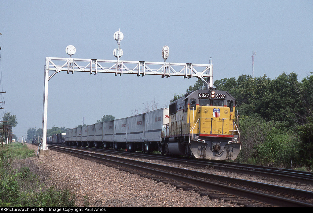 UP 6037 with UP Roadrailer